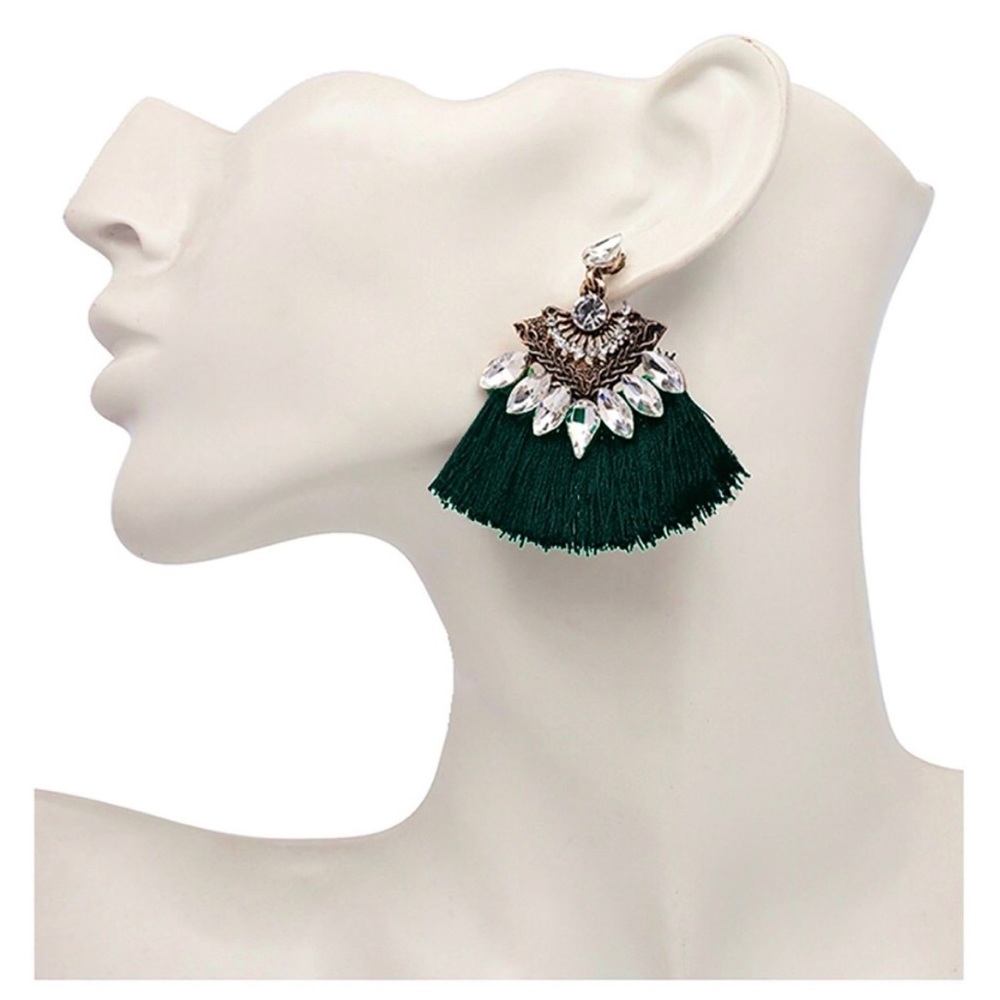 Amazing Black Boho Tassels Earrings NWT - Picture 2 of 4